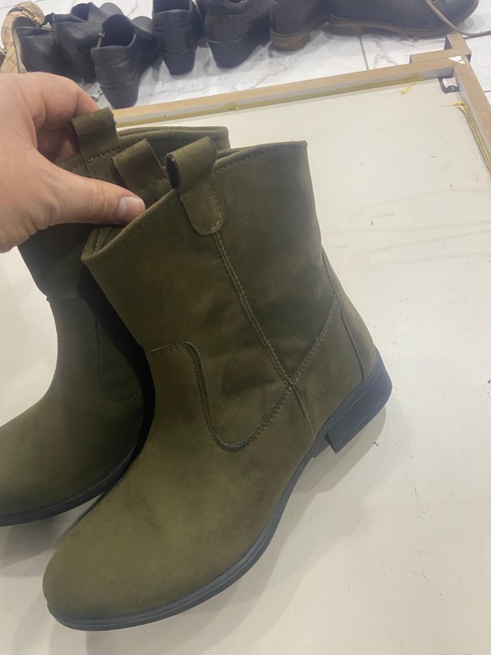 Haki Süet Tokalı Kadın Bot - Görsel 3