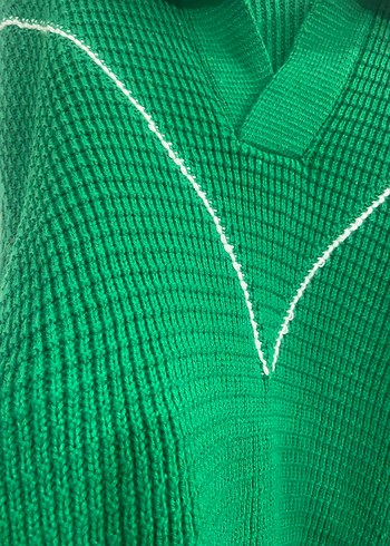 Yeşil V Yakalı Örgü Kadın Kazak - Görsel 3