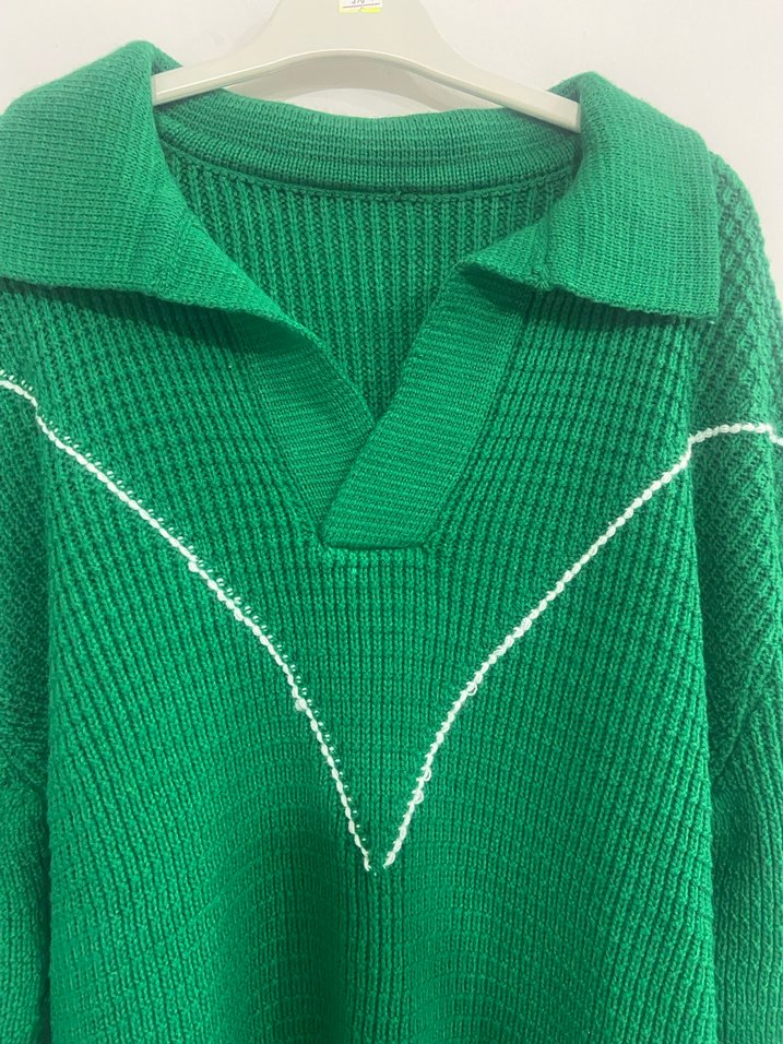 Yeşil V Yakalı Örgü Kadın Kazak - Görsel 2