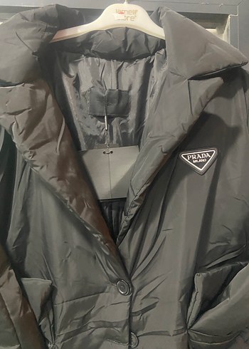 Prada Siyah Düğmeli Uzun Kadın Mont - Görsel 2