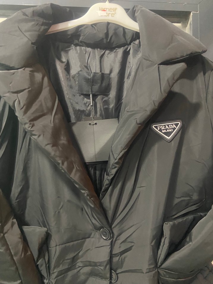 Prada Siyah Düğmeli Uzun Kadın Mont - Görsel 2