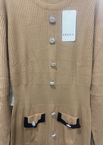 Düğmeli Uzun Kahverengi Triko Elbise - Görsel 4