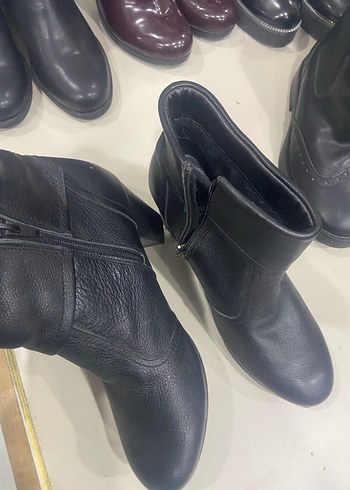 Siyah Tokalı Kadın Blok Topuk Bot - Görsel 5