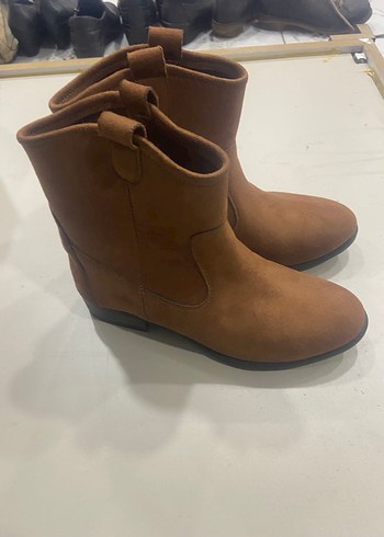 Kahverengi Süet Kadın Bot - Görsel 2