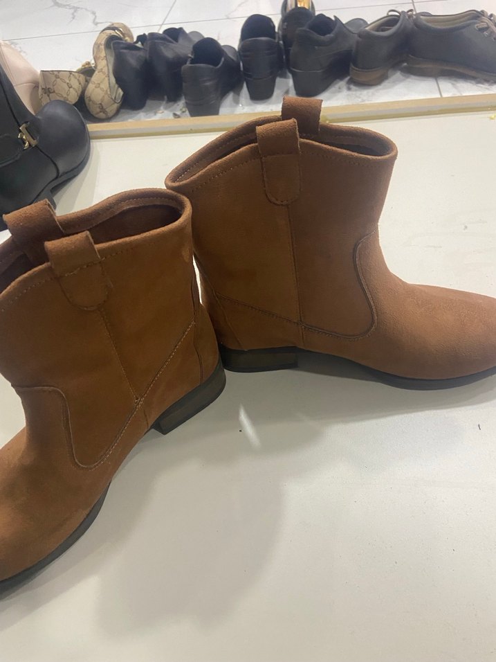 Kahverengi Süet Kadın Bot - Görsel 3