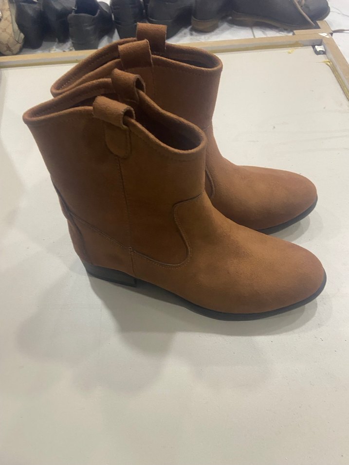 Kahverengi Süet Kadın Bot - Görsel 2