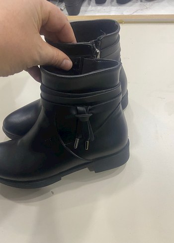 Siyah Deri Tokalı Kadın Topuklu Bot - Görsel 3