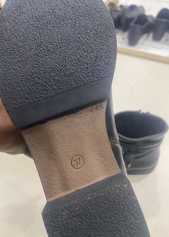 Siyah Deri Tokalı Kadın Topuklu Bot - Görsel 5