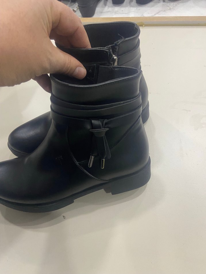 Siyah Deri Tokalı Kadın Topuklu Bot - Görsel 3