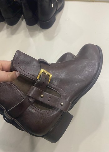 Kahverengi Deri Tokalı Kadın Bot - Görsel 2