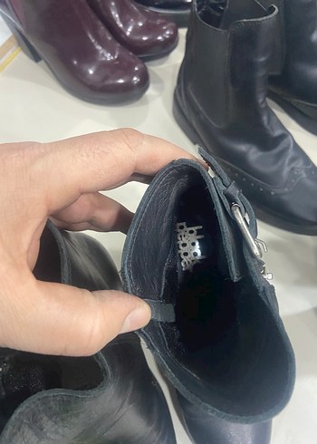 Siyah Kadın Deri Topuklu Bot - Görsel 4