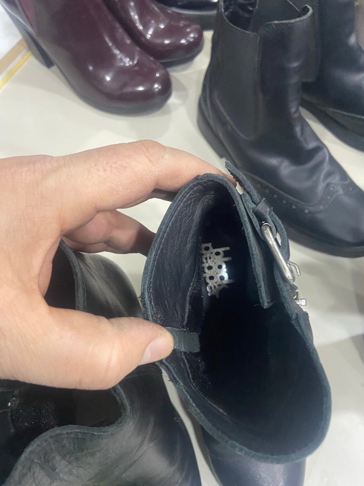 Siyah Kadın Deri Topuklu Bot - Görsel 4