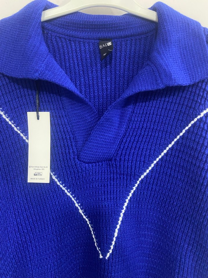 Mavi V Yakalı Kadın Triko Kazak - Görsel 2