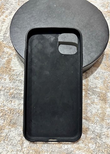 Kemer Detaylı Siyah Telefon Kılıfı - Görsel 2