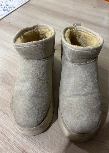 Ugg 40