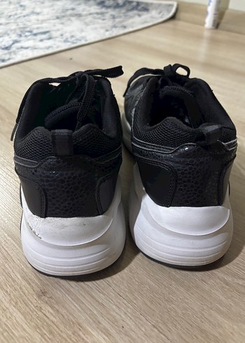 Siyah Yılan Desenli Bağcıklı Kadın Spor Ayakkabı - Görsel 4