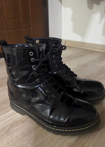 Siyah Rugan Bağcıklı Stiletto Topuklu Bot - Görsel 2