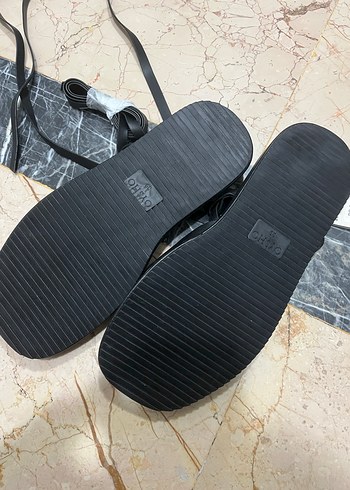 Siyah Platform Topuklu Bantlı Kadın Sandalet - Görsel 8