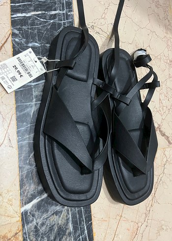 Siyah Platform Topuklu Bantlı Kadın Sandalet - Görsel 4