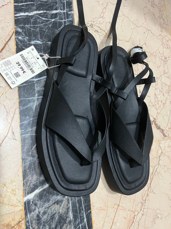 Siyah Platform Topuklu Bantlı Kadın Sandalet - Görsel 4