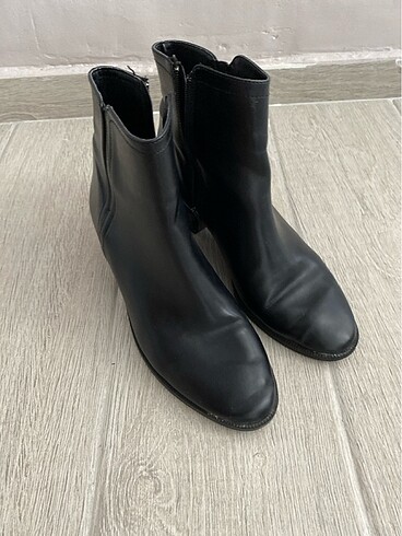 Ninewest Bot
