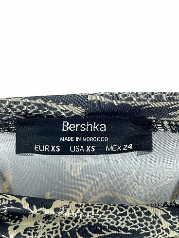 xs Beden çeşitli Renk Bershka Bluz %70 İndirimli.