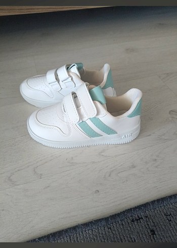 Beyaz Erkek Çocuk Spor Ayakkabı Velcro