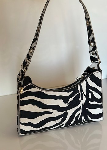 Zebra Desenli Fermuarlı Deri Kadın Çanta