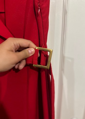 Trendyol & Milla Kemer Detaylı Kırmızı Midi Abiye Elbise