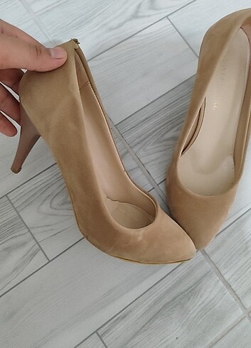 Süet stiletto