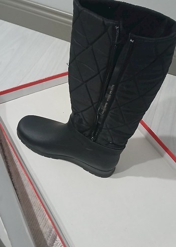 37 Beden Siyah Tokalı Kadın Dizüstü Çizme