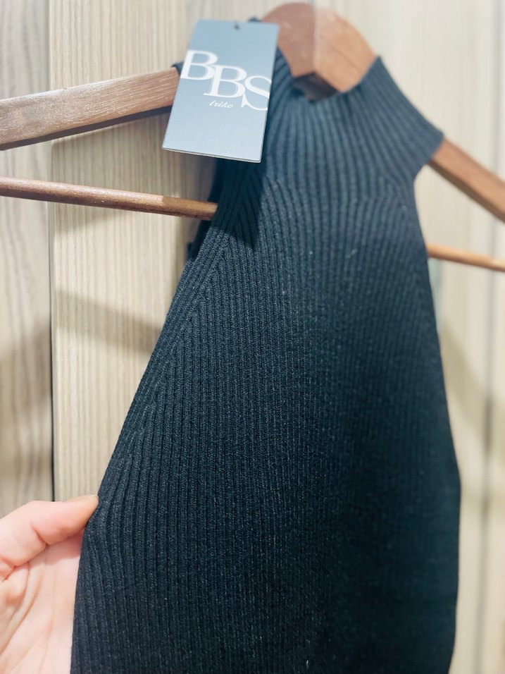 Siyah Yüksek Yakalı Uzun Elbise - Görsel 3