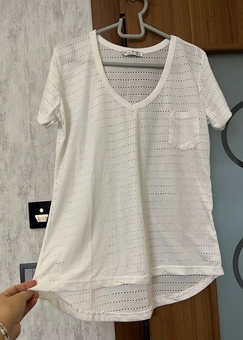 Beyaz V Yaka Kadın Tişört - Görsel 2