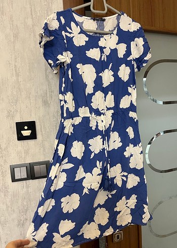 Mavi Beyaz Çiçekli Elbise - Görsel 3