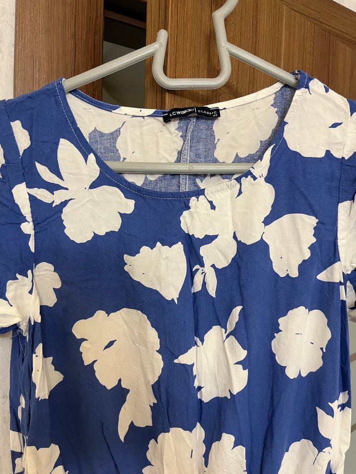 Mavi Beyaz Çiçekli Elbise - Görsel 2