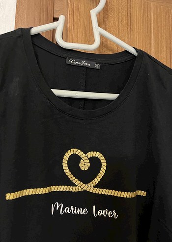 Zincir Detaylı Siyah Kadın Tişört - Görsel 2