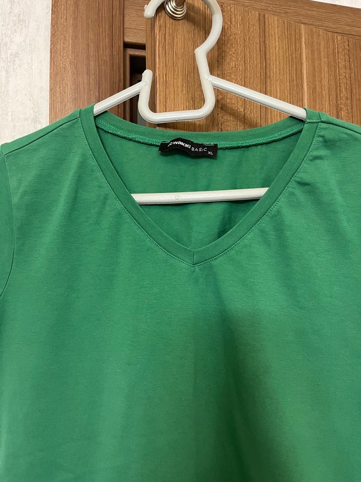 Yeşil V Yaka Kadın Tişört - Görsel 2