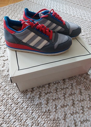 Gri Kadın Spor Ayakkabı adidas
