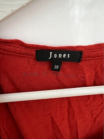 David Jones Tshirt