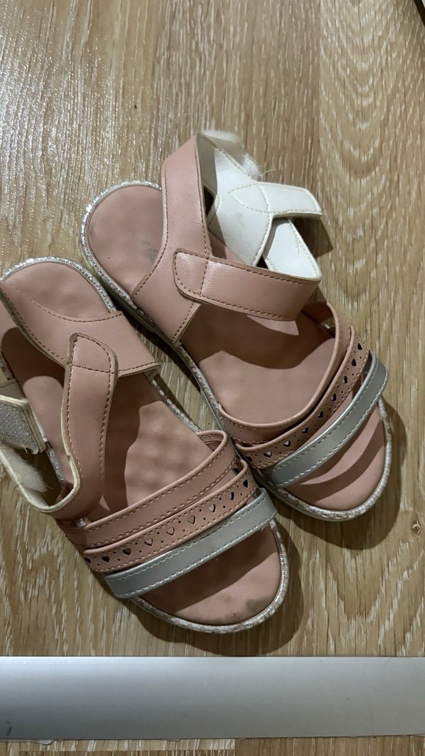 Kız Çocuk Bej Sandalet - Görsel 2