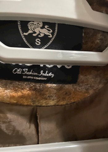 Kahverengi Düğmeli Kadın Yün Kaban - Görsel 3