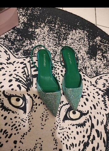 Nişantaşı shoes yeşil saten taşlı ayakkabı
