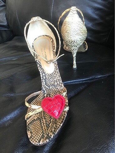 38 Beden DOLCE & GABBANA Yılan derisi şıklığı