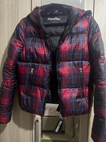 Bershka Berska desenli şişme mont