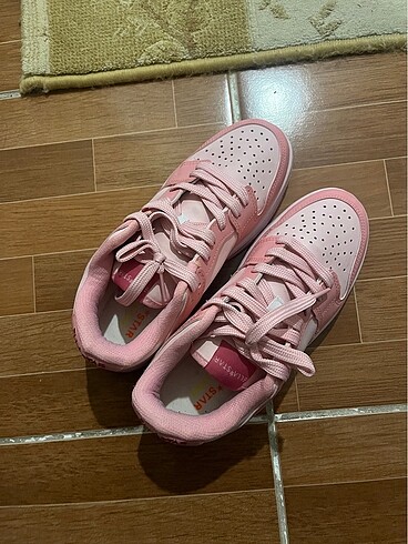 37 Beden Sneaker