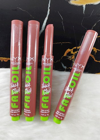 NYX Renkli Dudak Parlatıcısı Stick - Görsel 2