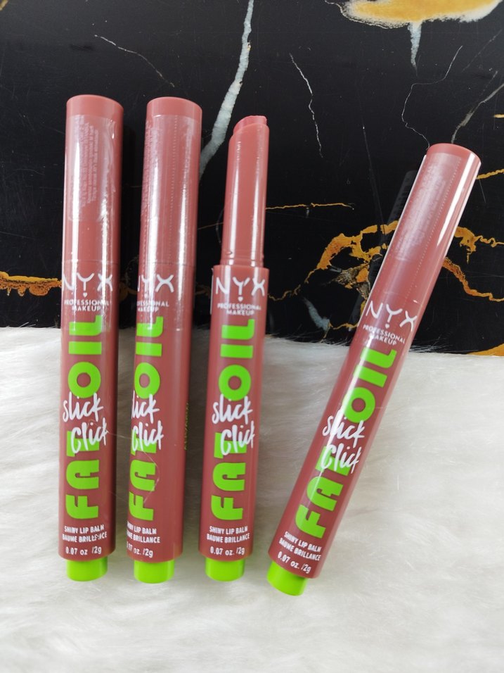 NYX Renkli Dudak Parlatıcısı Stick - Görsel 2