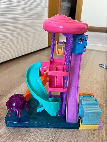 Barbie su kaydırağı