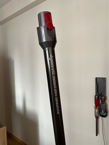 Dyson v12