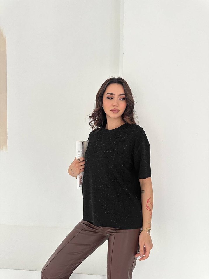 Deri Görünümlü Siyah Kısa Kollu Tişört - Görsel 2